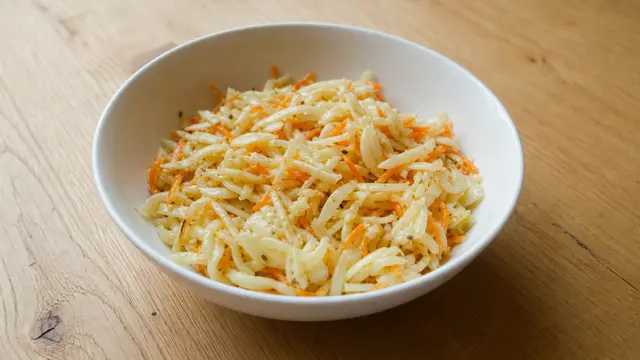 Krautsalat auf einem Teller